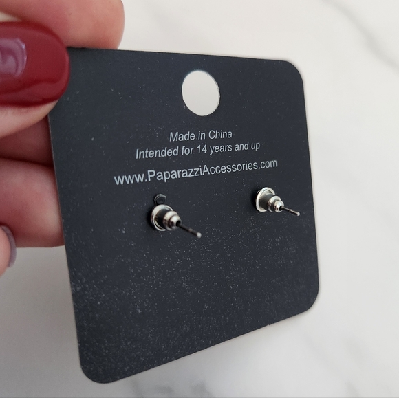 Paparazzi Jewelry "Center Stagecoach" Turquoise Silver Frame Earrings - Picture 4 of 8